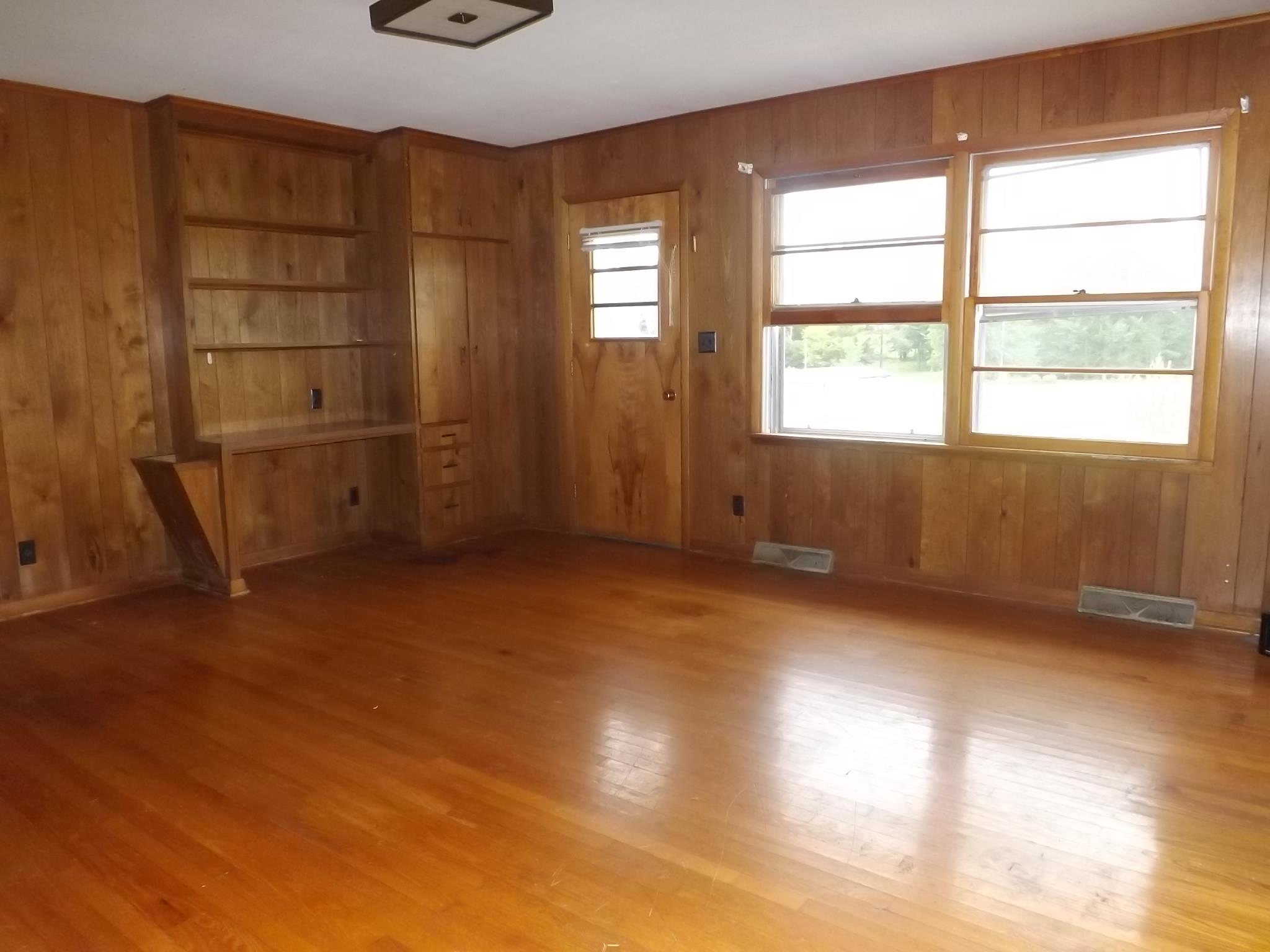 5582 Shady Grove Road Morrison, TN 37357 - Photo 7 of 11 an empty room with windows