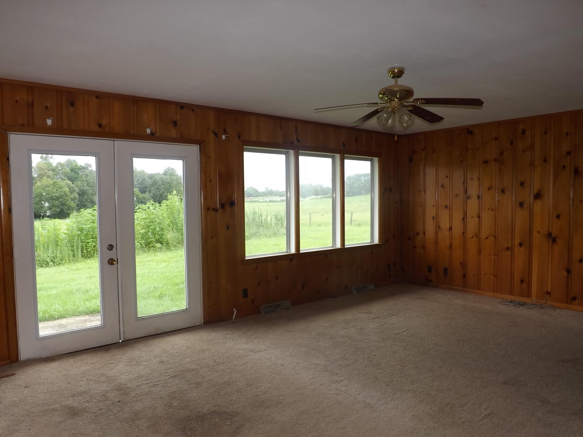 5582 Shady Grove Road Morrison, TN 37357 - Photo 8 of 11 a view of an empty room with a window