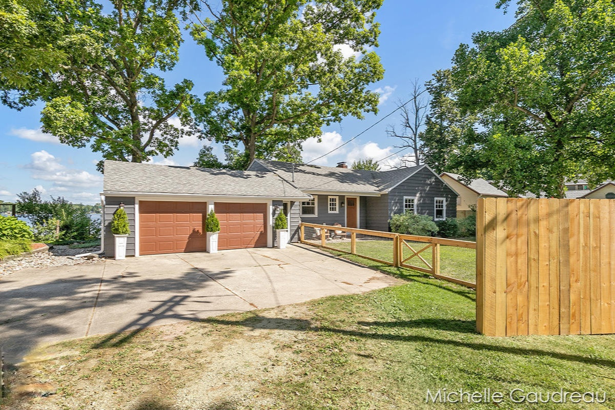502 Gaskill Road Hastings, MI 49058 - Photo 2 of 36 IMG_1001