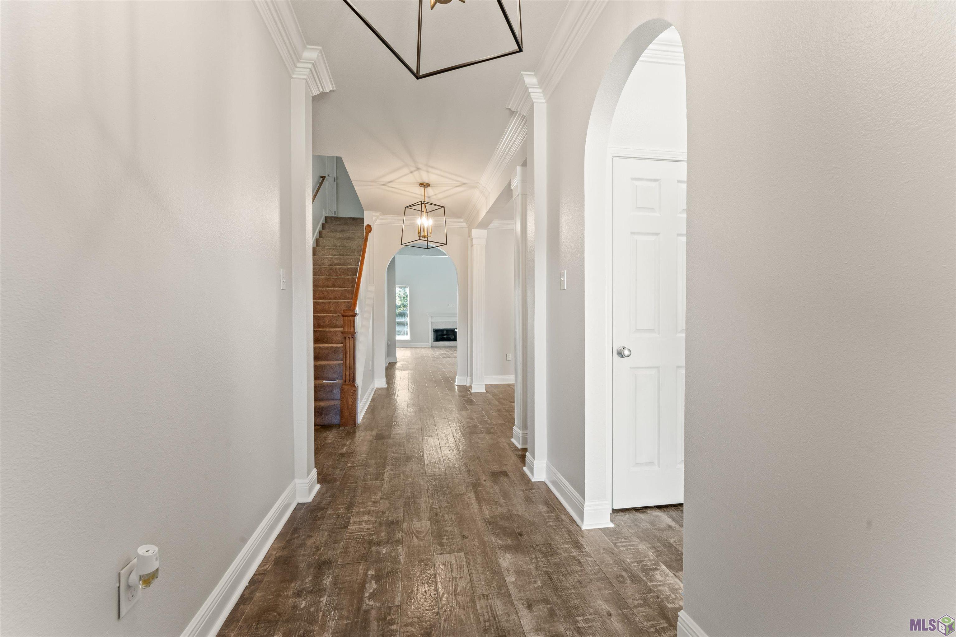 3336 Grassy Lake Drive Baton Rouge, LA 70816 - Photo 2 of 35