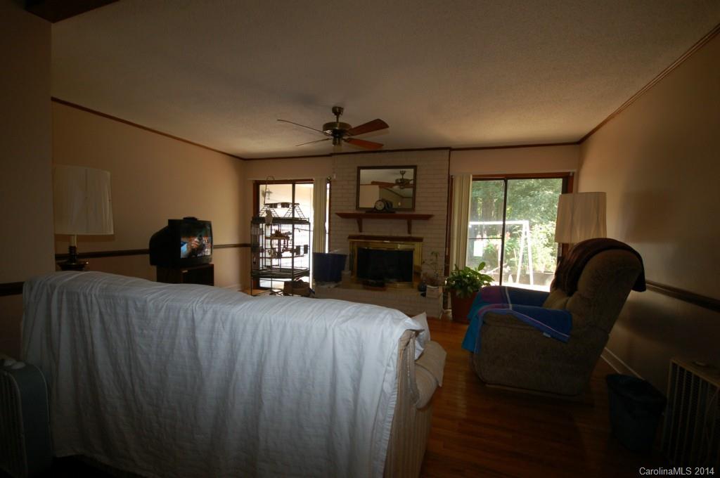 6124 Stevens Mill Road Matthews, NC 28104 - Photo 5 of 18 Gallery Image 5