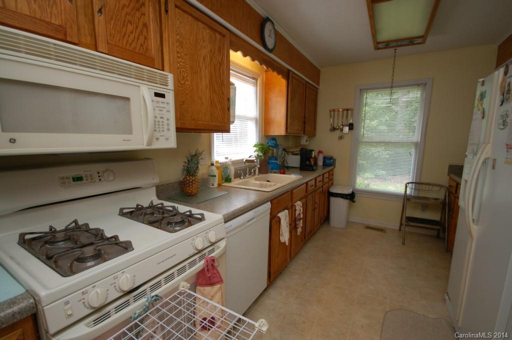 6124 Stevens Mill Road Matthews, NC 28104 - Photo 6 of 18 Gallery Image 6