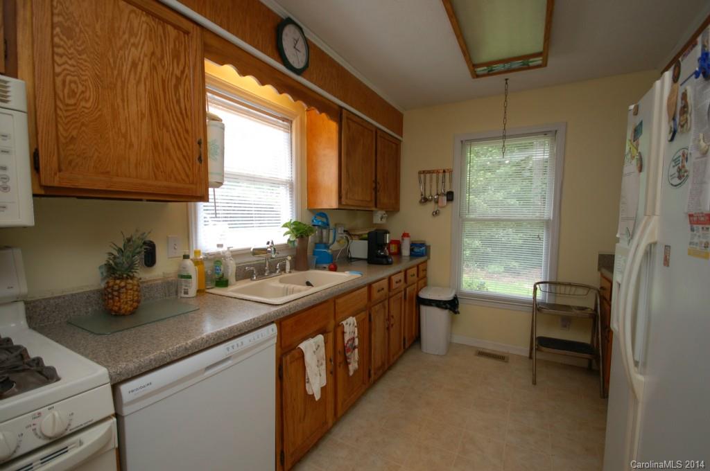 6124 Stevens Mill Road Matthews, NC 28104 - Photo 7 of 18 Gallery Image 7