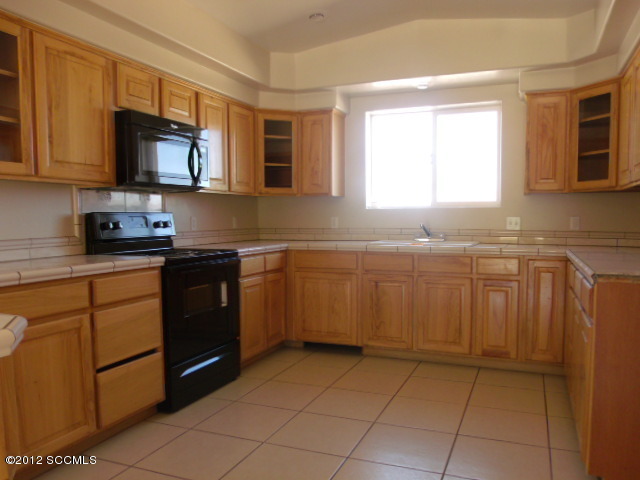 376 D Quieto Court Rio Rico, AZ 85648 - Photo 3 of 15