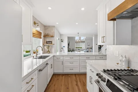 $1,550,000 | 836 Windcrest Drive, Carlsbad, CA 92011