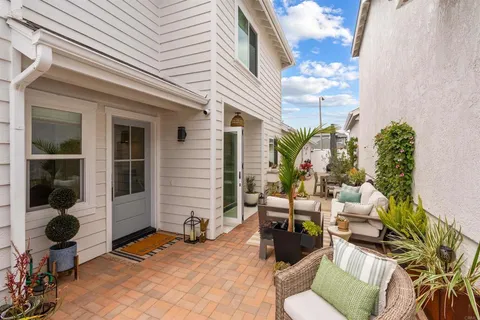 $1,550,000 | 836 Windcrest Drive, Carlsbad, CA 92011