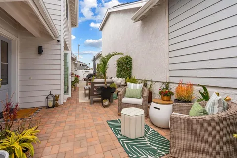 $1,550,000 | 836 Windcrest Drive, Carlsbad, CA 92011