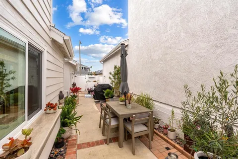 $1,550,000 | 836 Windcrest Drive, Carlsbad, CA 92011