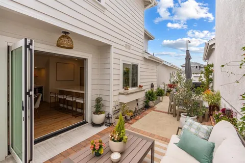 $1,550,000 | 836 Windcrest Drive, Carlsbad, CA 92011