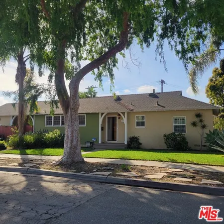 $4,000 | 2781 North Bellflower Boulevard, Long Beach, CA 90815