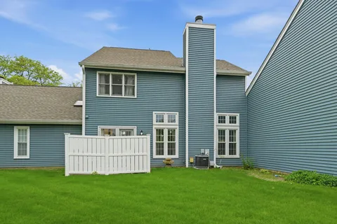 $335,000 | 125 South Atherton Court, Bloomingdale, IL 60108
