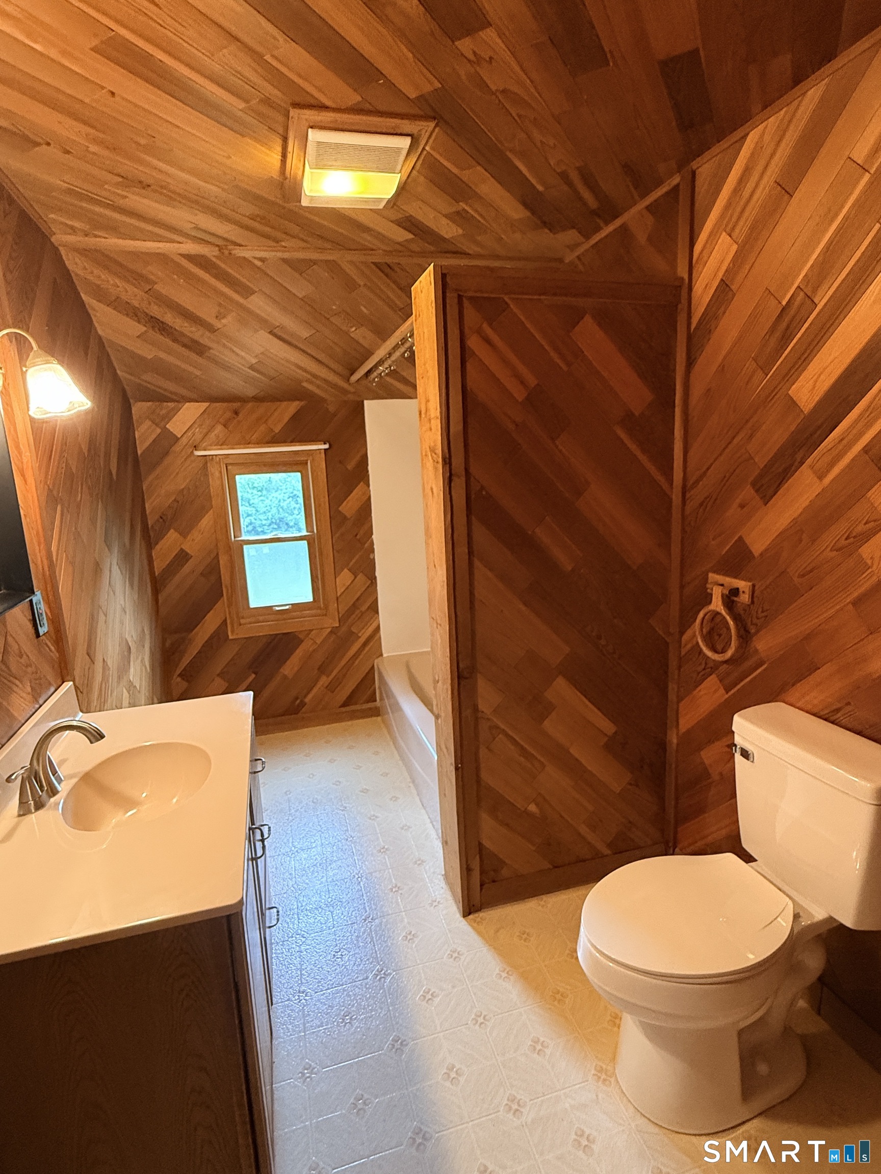 136 Losaw Road Winsted, CT 06098 - Photo 30 of 38 Gallery Image 30
