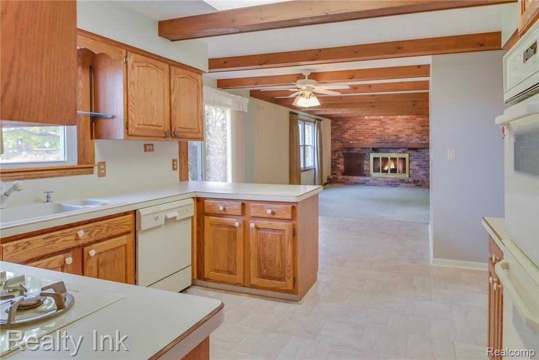 3100 Byron Road Howell, MI 48855 - Photo 5 of 23 DSC_1320Blending.jpg