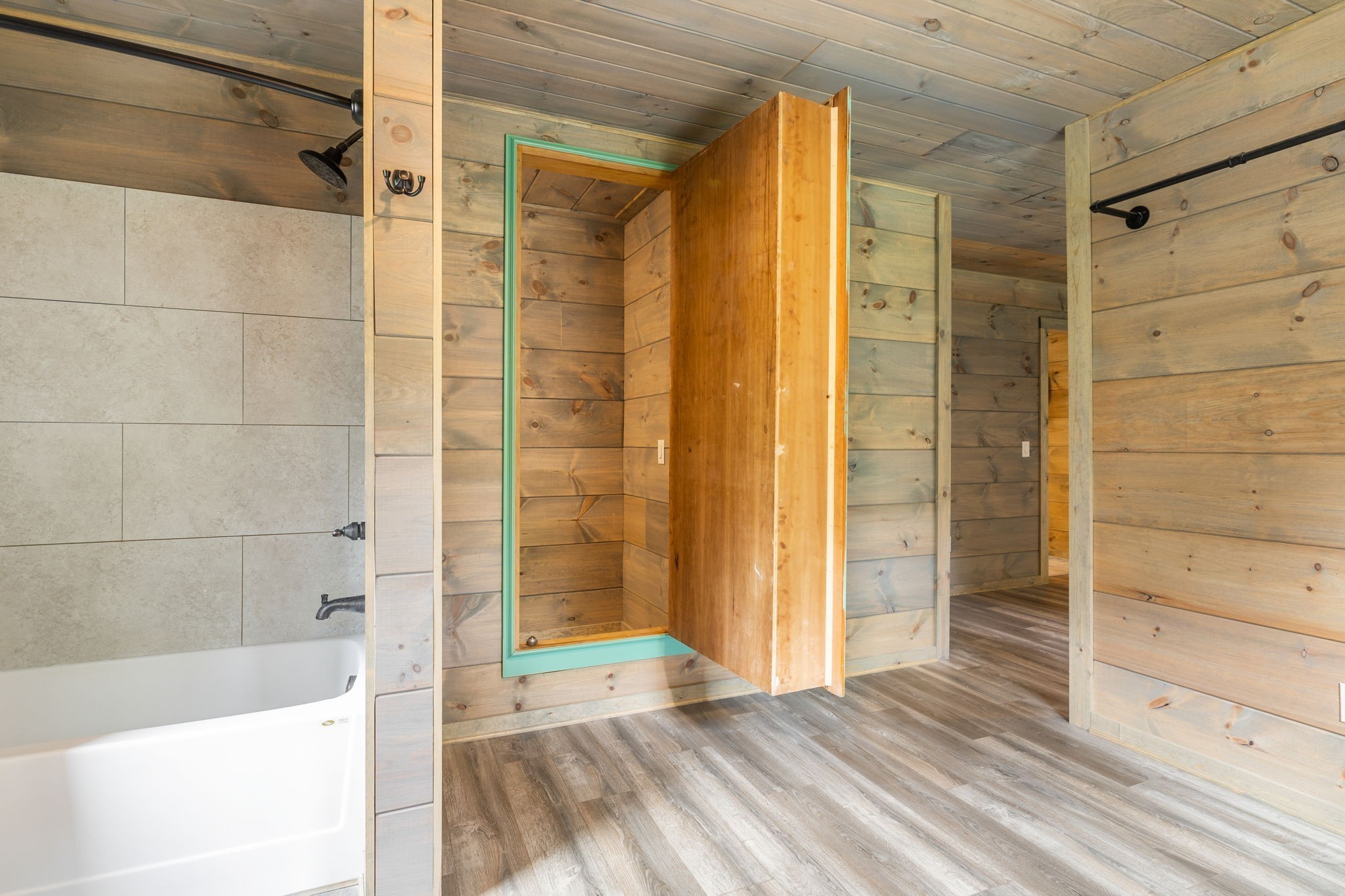 1785 St Johns Road Lascassas, TN 37085 - Photo 19 of 46 a bathroom with a shower and a tub