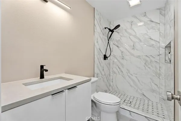 $5,500 | 54 Oak Tree Lane, Irvine, CA 92612