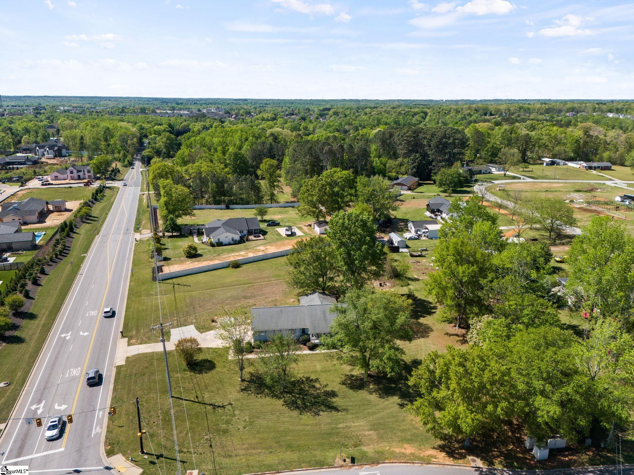 2604 Roper Mountain Road Simpsonville, SC 29681 - Photo 36 of 43