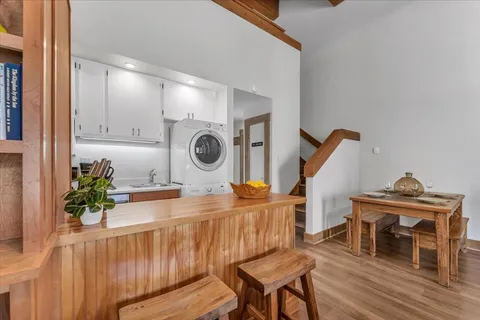 $569,000 | 2000 North Village Drive, Unit 318, Truckee, CA 96161