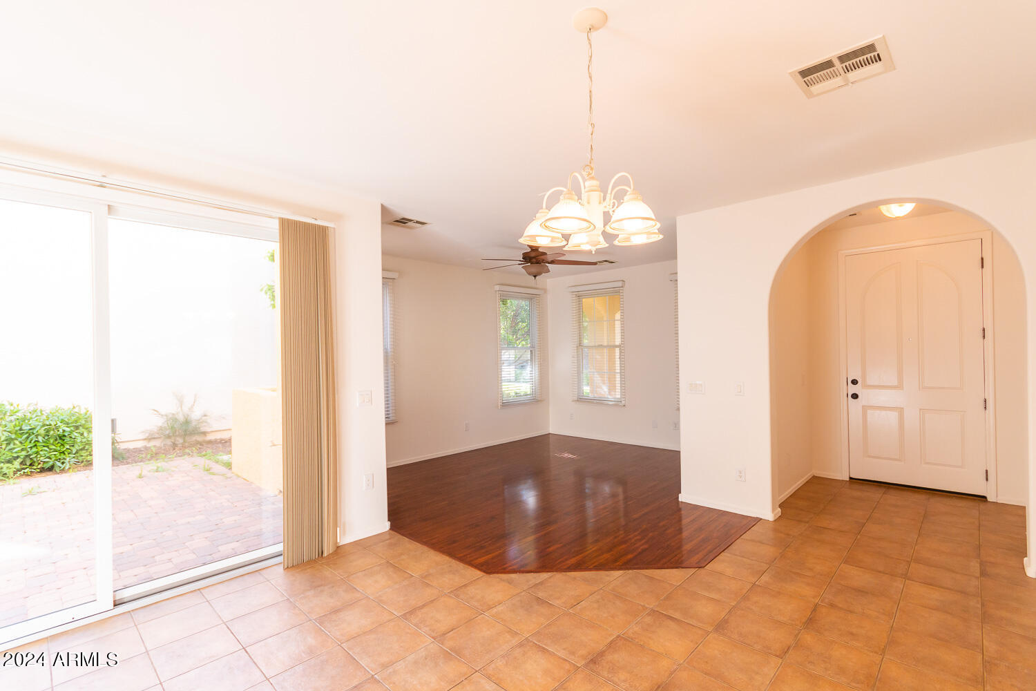 3855 East Gideon Way Gilbert, AZ 85296 - Photo 4 of 40 _MG_1012