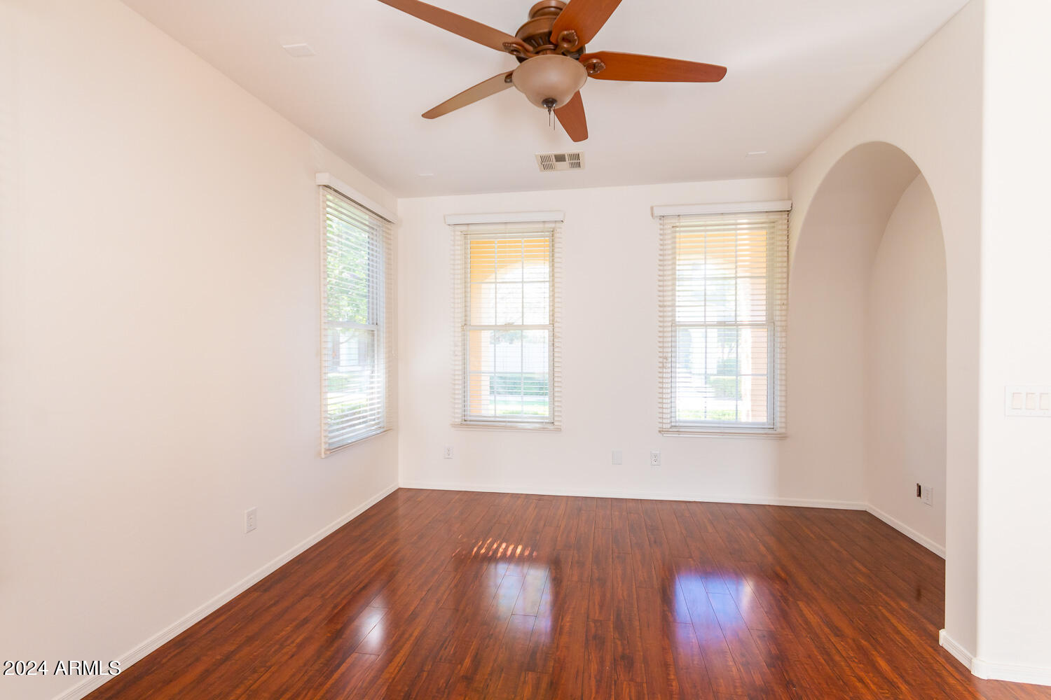 3855 East Gideon Way Gilbert, AZ 85296 - Photo 6 of 40 _MG_1019