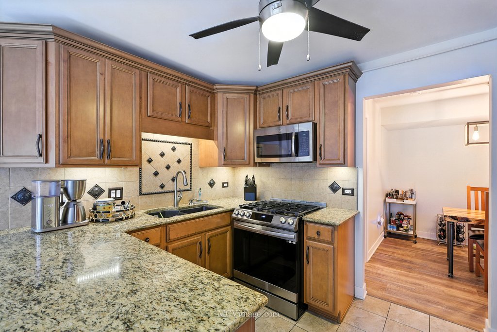 10015 Cambridge Drive Mokena, IL 60448 - Photo 12 of 27