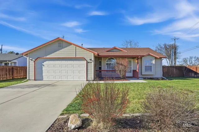 $339,000 | 807 South Bonneville Drive, Nampa, ID 83686