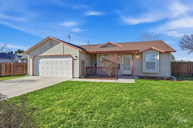 $339,000 | 807 South Bonneville Drive, Nampa, ID 83686