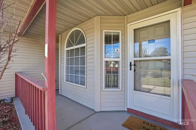$339,000 | 807 South Bonneville Drive, Nampa, ID 83686