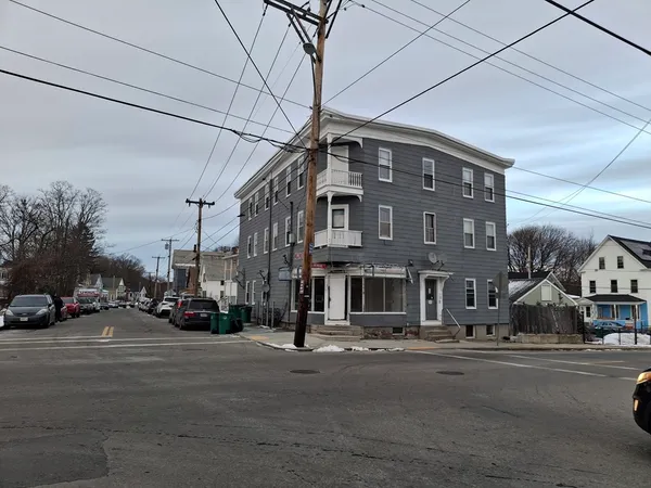 $1,895 | 168 Lunenburg Street, Unit 3L, Fitchburg, MA 01420