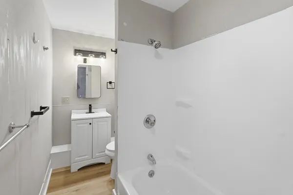 $1,895 | 168 Lunenburg Street, Unit 3L, Fitchburg, MA 01420
