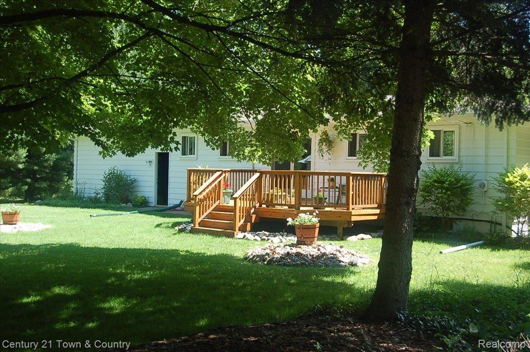 1230 Seville Road Rochester, MI 48309 - Photo 15 of 23 Seville Rochester Hills 042