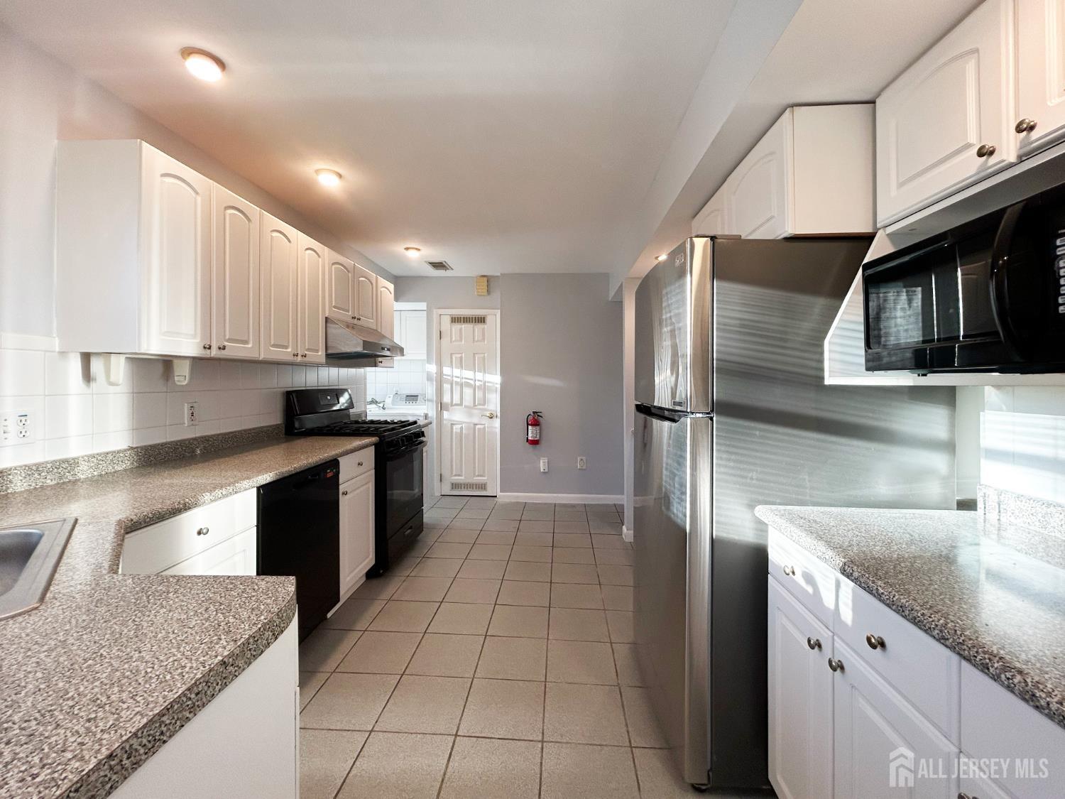 122 Vineyard Road Edison, NJ 08817 - Photo 10 of 19