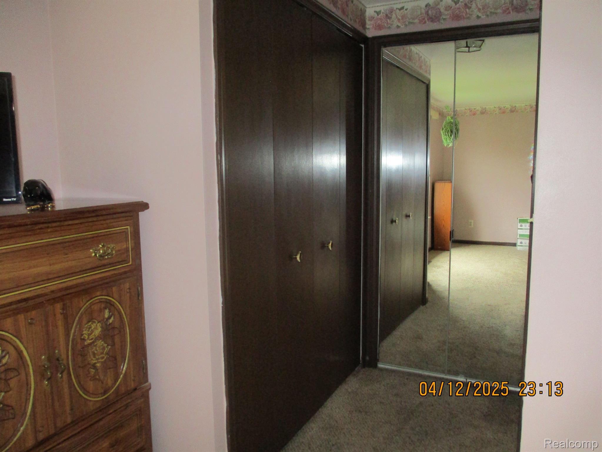 14879 Riverside Drive Livonia, MI 48154 - Photo 28 of 42 2 more closets in primary bedroom