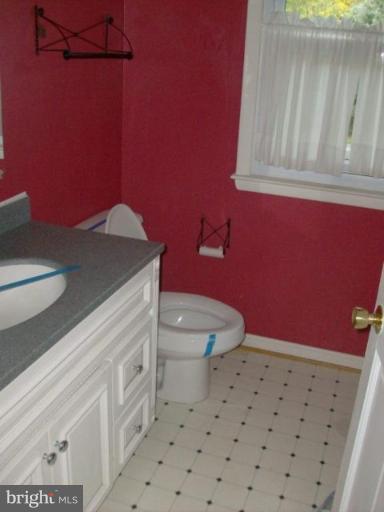 4802 Roundhill Road Ellicott City, MD 21043 - Photo 3 of 14 Bath #1