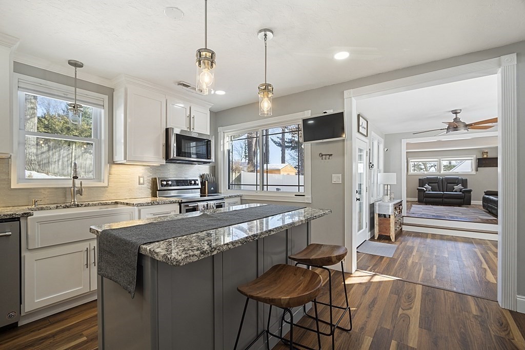 15 Davis Road Methuen, MA 01844 - Photo 4 of 23 Gallery Image 4