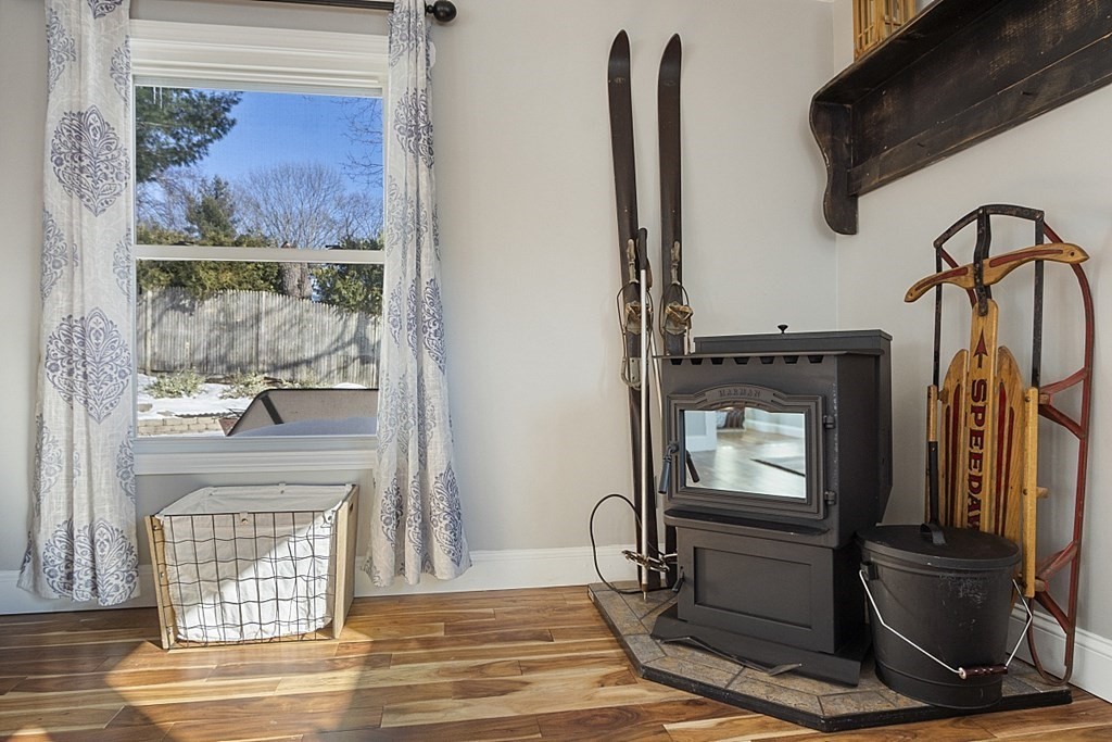 15 Davis Road Methuen, MA 01844 - Photo 10 of 23 Gallery Image 10