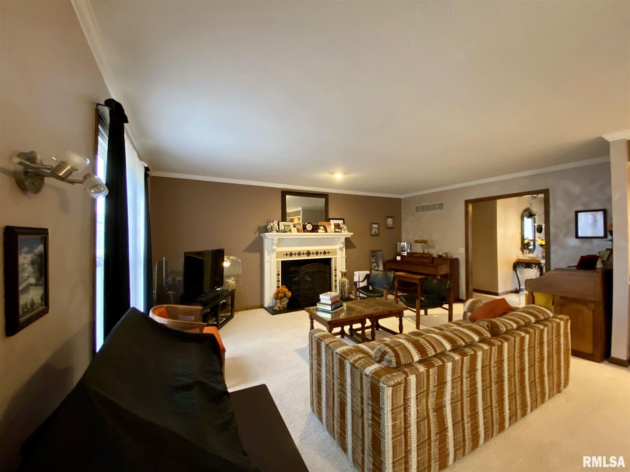 31 Indian Trail Road Macomb, IL 61455 - Photo 3 of 19 Gallery Image 3