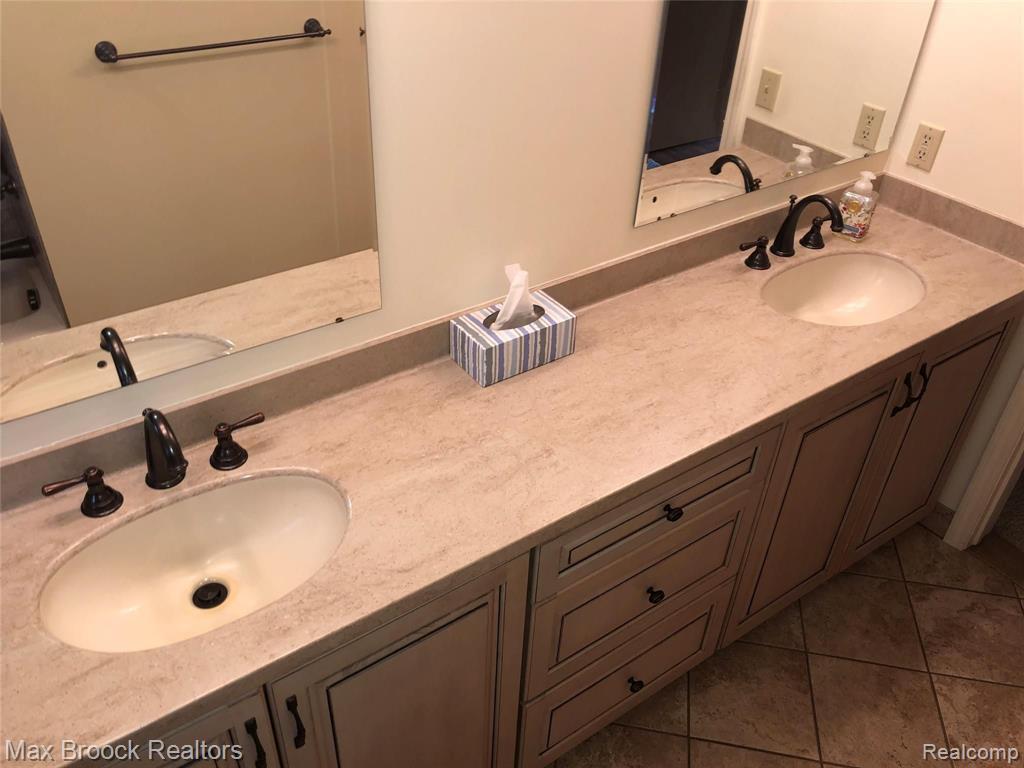 307 Arizona Avenue Rochester Hills, MI 48309 - Photo 13 of 40