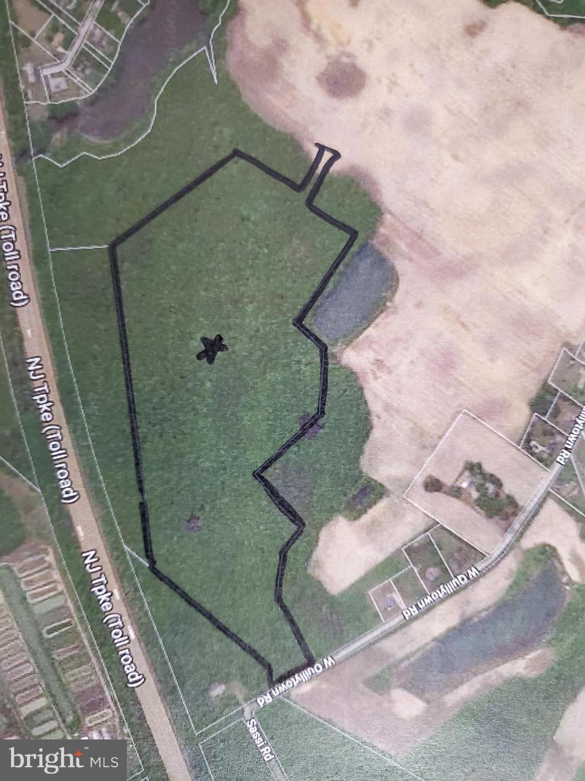 800 West Quillytown Road Penns Grove, NJ 08069 - Photo 2 of 2 an aerial view of a house