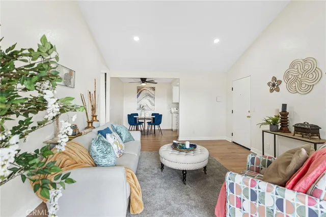 $499,999 | 20702 El Toro Lake, Unit 90, Lake Forest, CA 92630