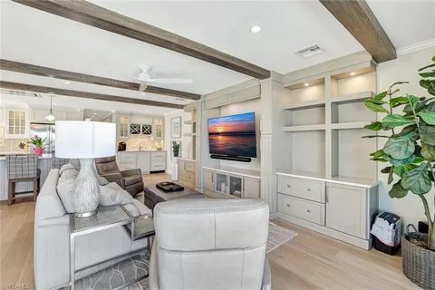 $1,370,000 | 2850 Gulf Shore Boulevard North, Unit 201, Naples, FL 34103