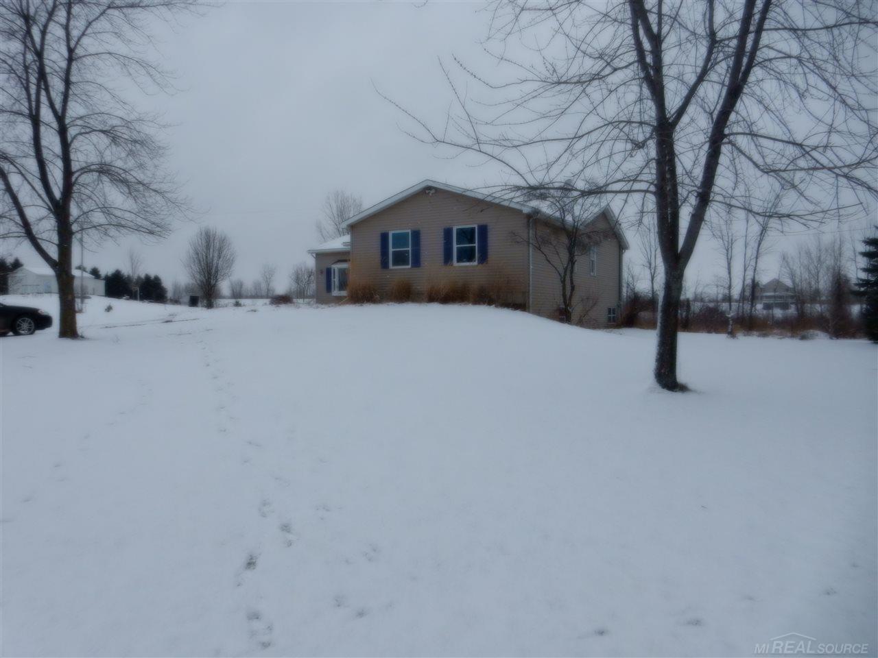 4112 Church Perry, MI 48872 - Photo 4 of 39 31277651-3.JPG