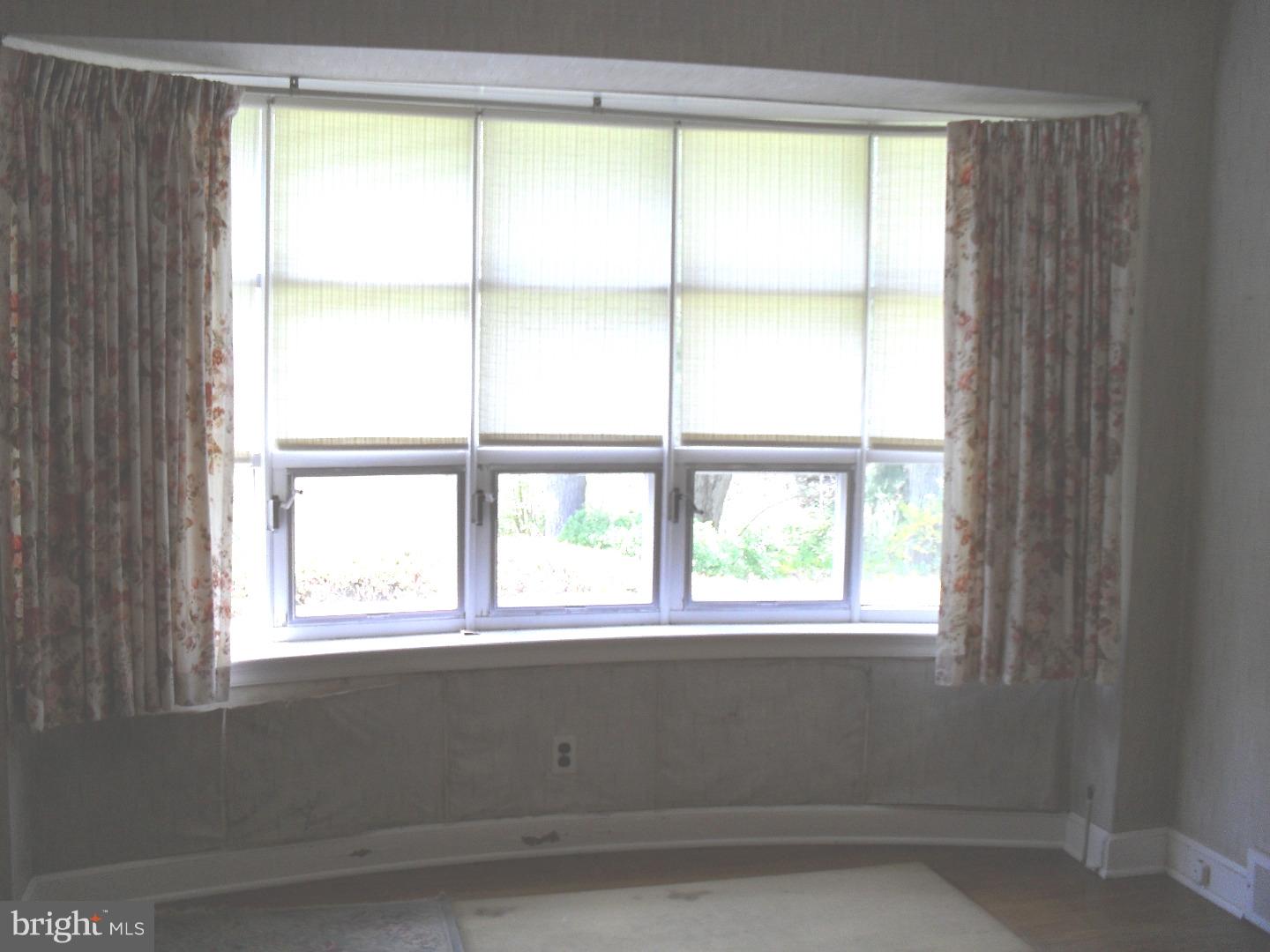 22 Beryl Road Cheltenham, PA 19012 - Photo 13 of 14 a view of an empty room with a window