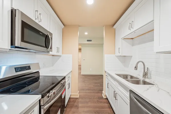 $229,900 | 2829 Timmons Lane, Unit 201, Houston, TX 77027