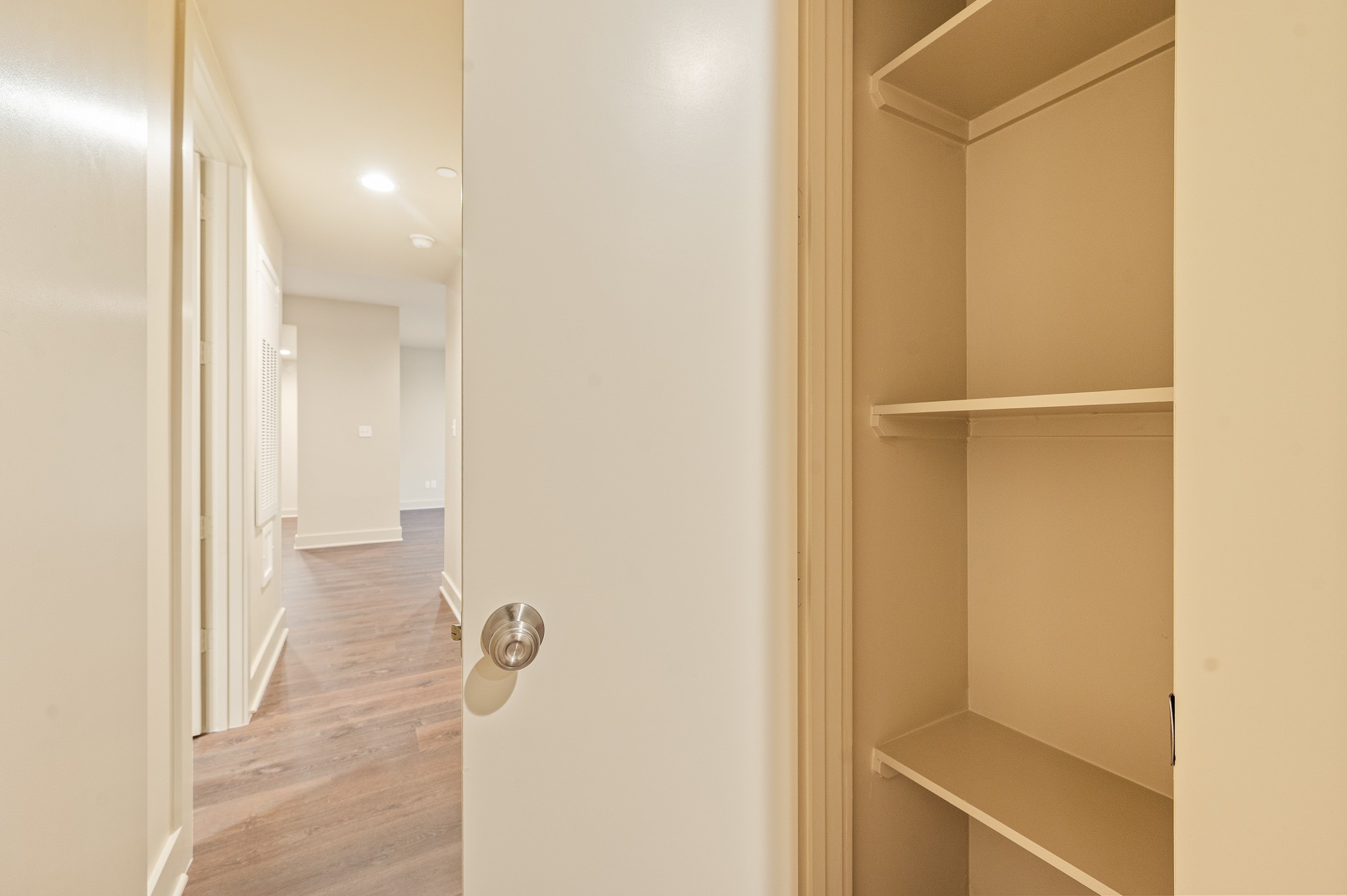 2829 Timmons Lane, Unit 201 Houston, TX 77027 - Photo 18 of 42 a view of bathroom