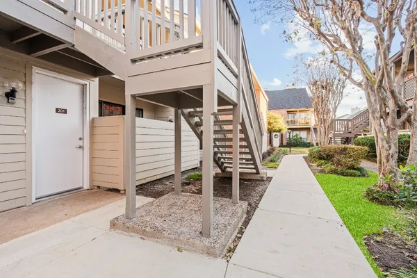 $229,900 | 2829 Timmons Lane, Unit 201, Houston, TX 77027