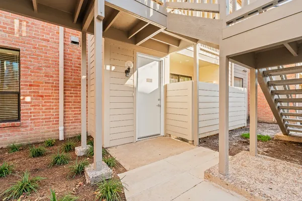 $229,900 | 2829 Timmons Lane, Unit 201, Houston, TX 77027