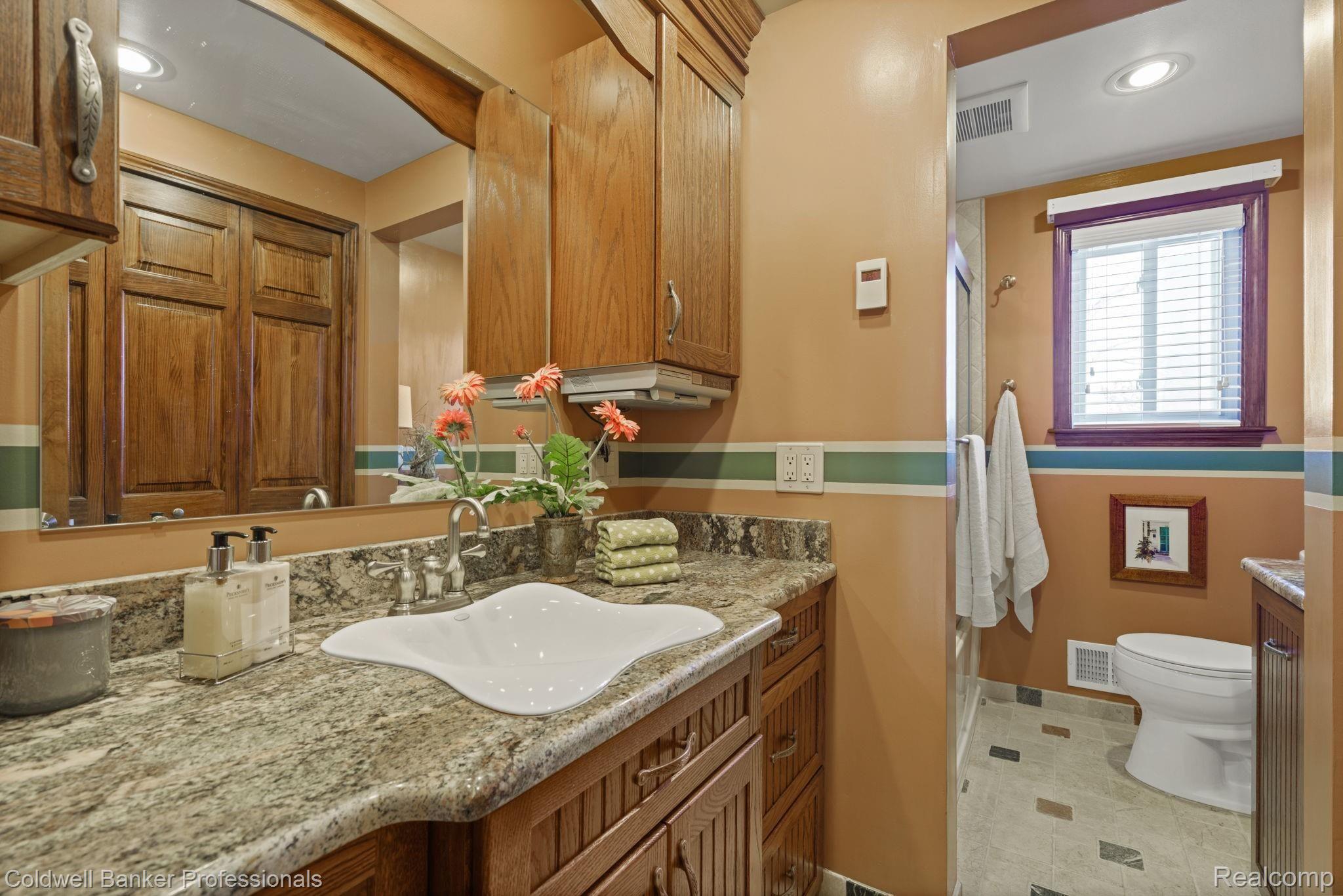 615 Bucknell Court Rochester, MI 48309 - Photo 30 of 43 36-web-or-mls-615-Bucknell-Ct-36.jpg