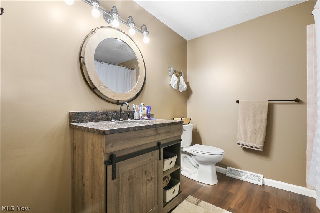 1761 May Road Mogadore, OH 44260 - Photo 10 of 46 Bathroom