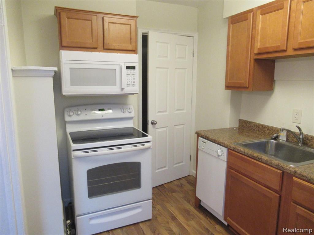 4633 Firestone Street Dearborn, MI 48126 - Photo 7 of 16