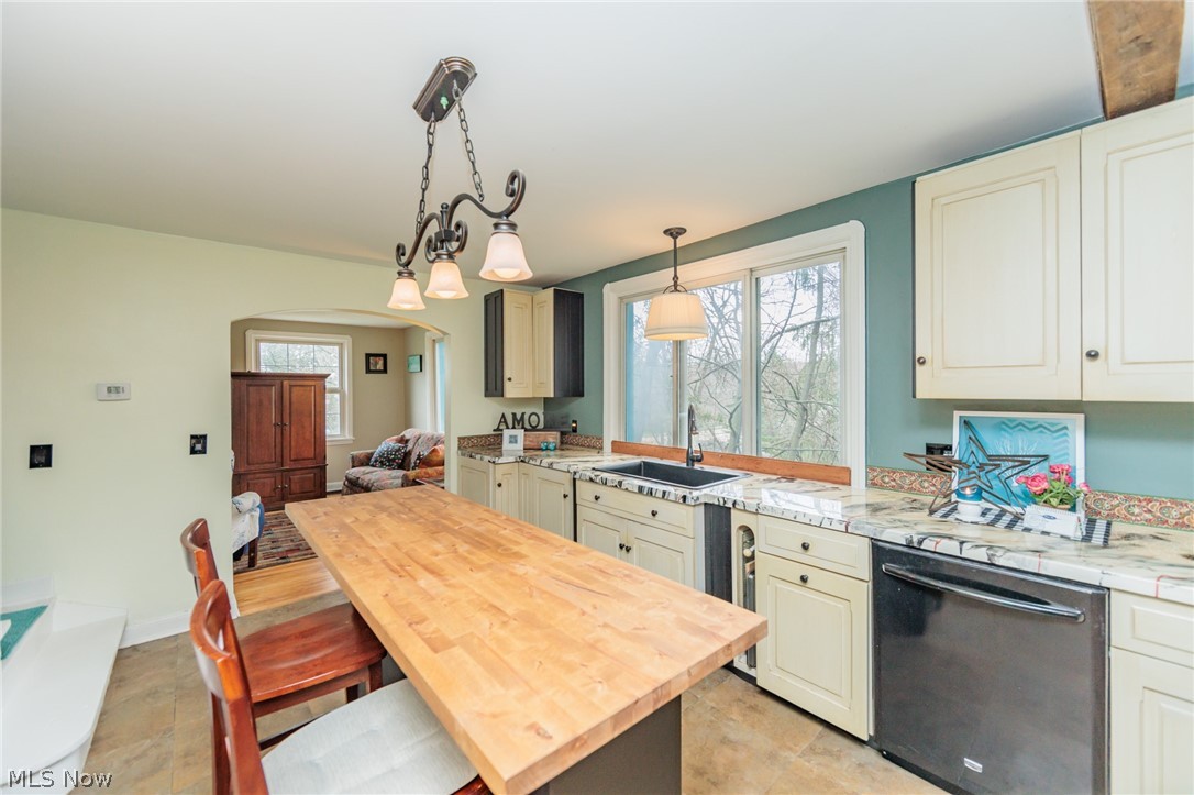 8245 West Pleasant Valley Road Cleveland, OH 44130 - Photo 11 of 49 Gallery Image 11